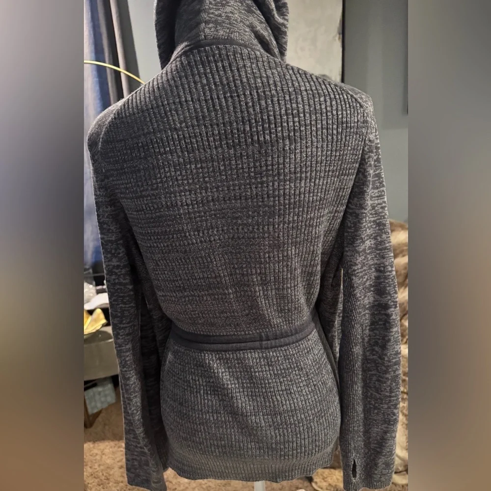 lululemon Peace Of Mind Hooded Wrap Size 2-4 Athleisure Sporty‎